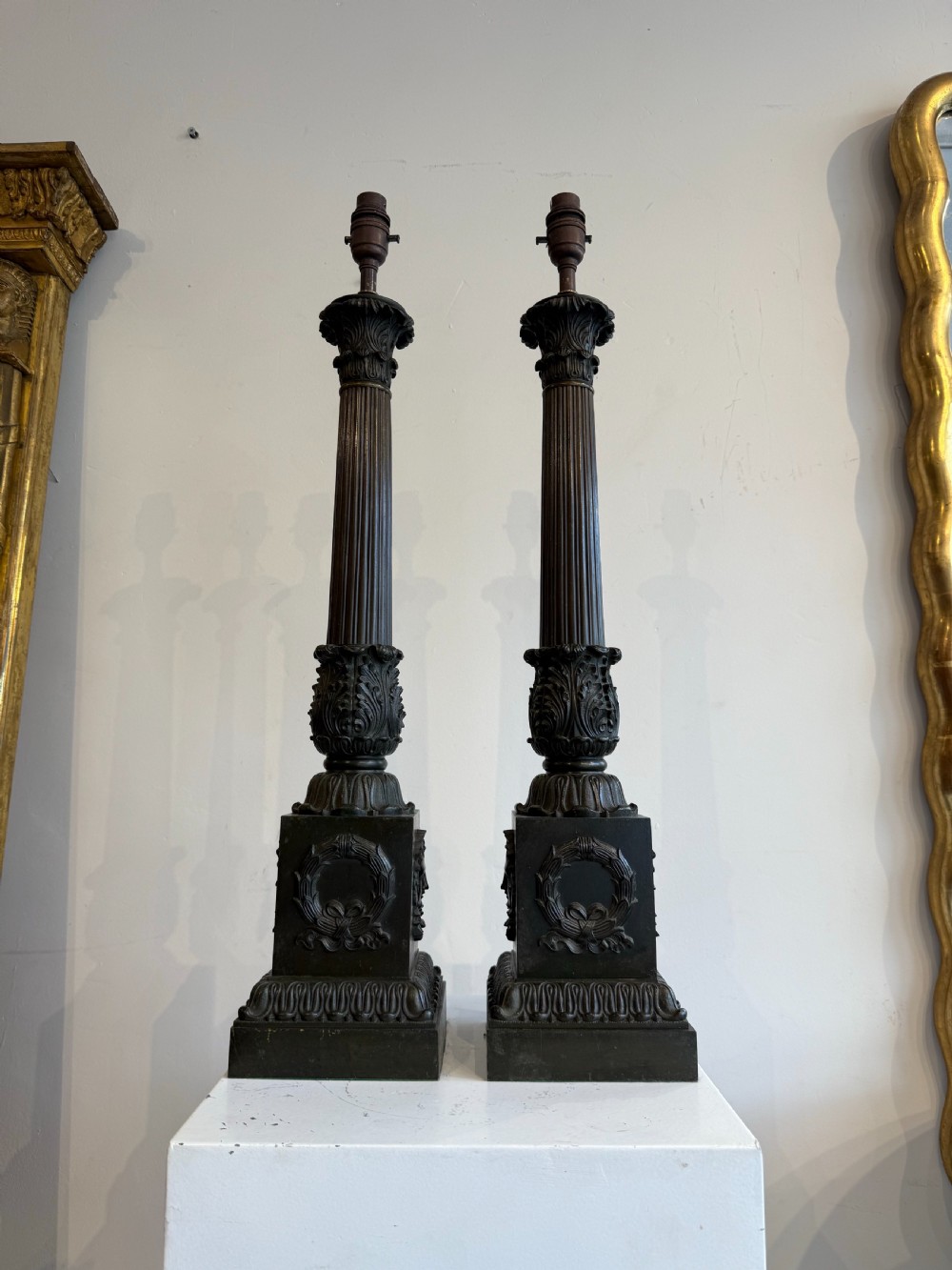 Antique bronze column lamps View II