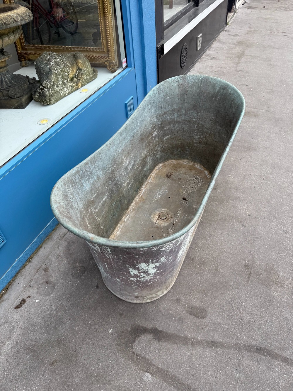 Double ended copper bath / planter View IV
