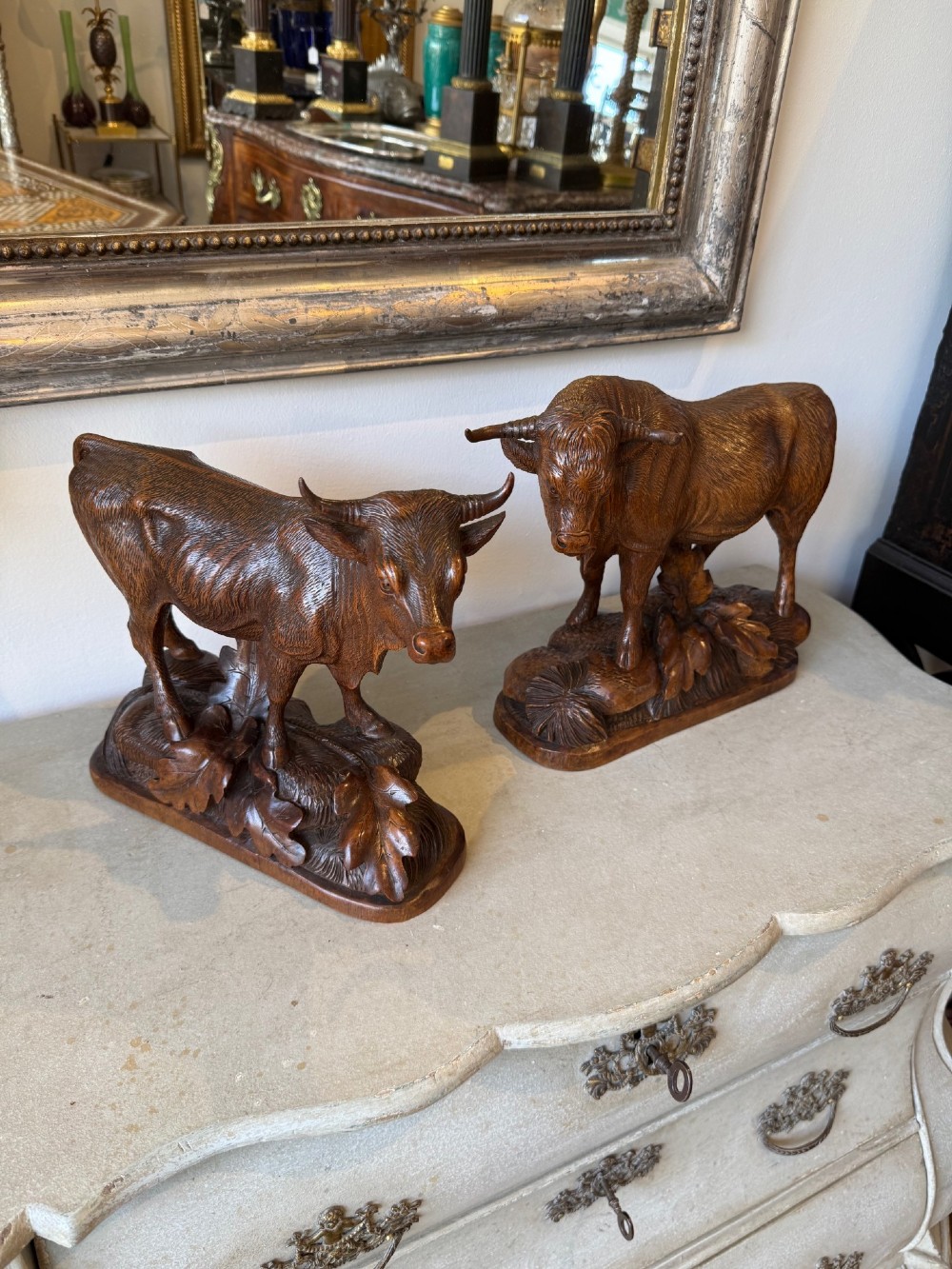 Large black forest pair - bull and cow View II