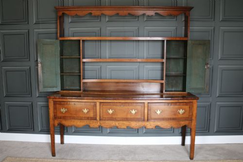 fig 1. 18th Century Dresser in Oak and Mahogany