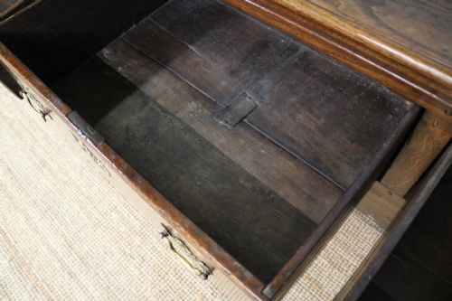 18TH CENTURY OAK AND ELM DRESSER BASE - ADDITIONAL PHOTO 4