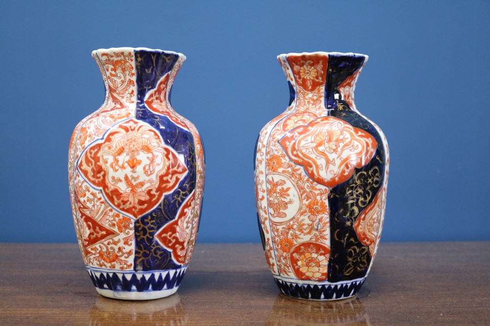 A PAIR OF JAPANESE IMARI VASES View VIII