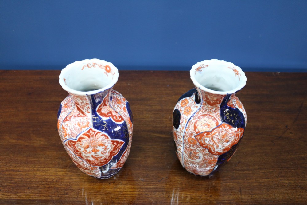 A PAIR OF JAPANESE IMARI VASES View X