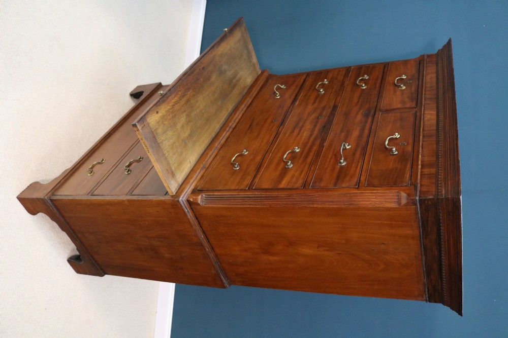 19th-century Mahogany Chest-on-chest View III