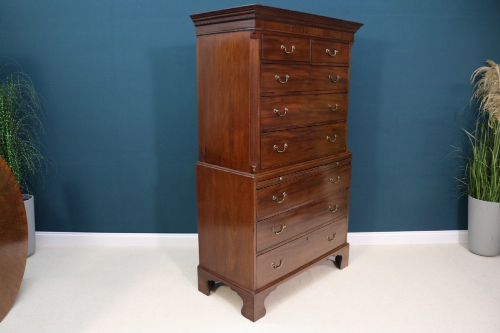 19th-century Mahogany Chest-on-chest View IV