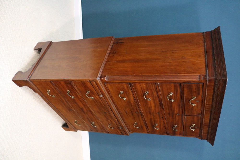19th-century Mahogany Chest-on-chest View V