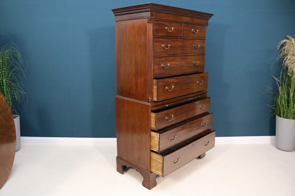 19th-century Mahogany Chest-on-chest View VII