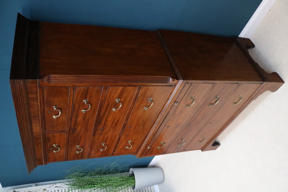19th-century Mahogany Chest-on-chest View VIII