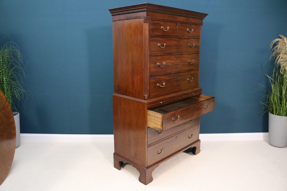 19th-century Mahogany Chest-on-chest View XI
