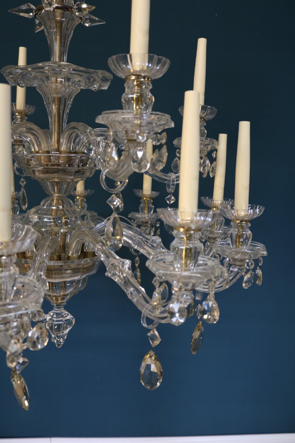 Early 20th-century Spanish Two Tier 16 Arm Glass Chandelier View VII