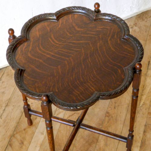 SMALL OAK FOLDING TABLE - ADDITIONAL PHOTO 1