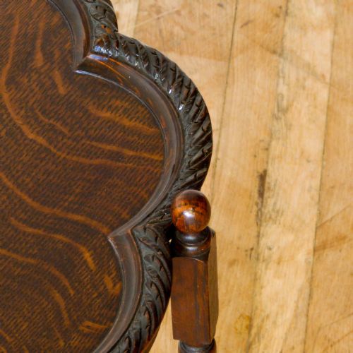 SMALL OAK FOLDING TABLE - ADDITIONAL PHOTO 2