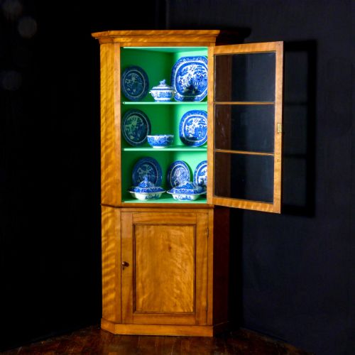 VICTORIAN BIRCH CORNER CUPBOARD - ADDITIONAL PHOTO 1