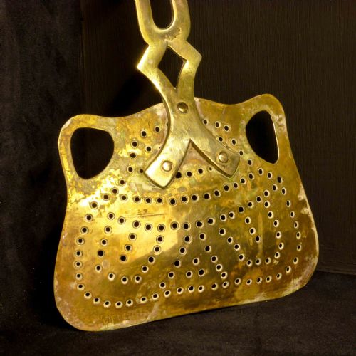 VICTORIAN BRASS CHESTNUT ROASTER - ADDITIONAL PHOTO 3