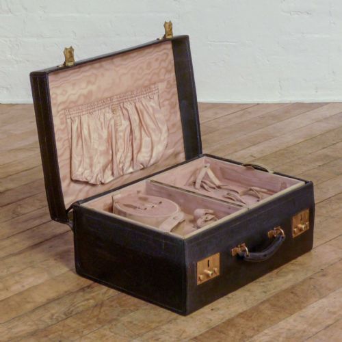 ASPREY LEATHER DRESSING CASE - ADDITIONAL PHOTO 1