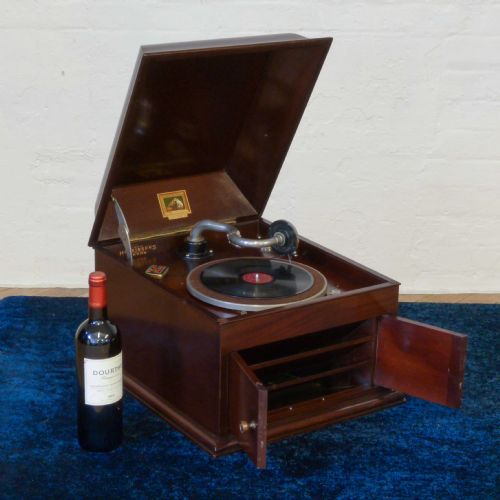 table top his masters voice gramophone - CATEGORY: ANTIQUE MISCELLANEOUS - DATED 1920