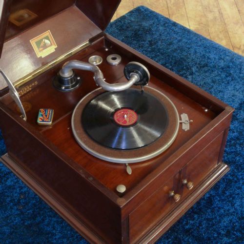 TABLE TOP HIS MASTERS VOICE GRAMOPHONE - ADDITIONAL PHOTO 8