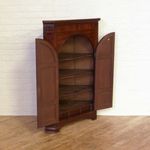 GEORGIAN MAHOGANY CORNER CUPBOARD - ADDITIONAL PHOTO 1