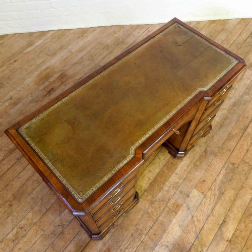 VICTORIAN GEORGE II STYLE WALNUT DESK - ADDITIONAL PHOTO 5