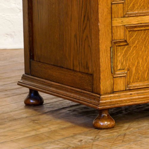 UNUSUAL JACOBEAN STYLE OAK CUPBOARD - ADDITIONAL PHOTO 3