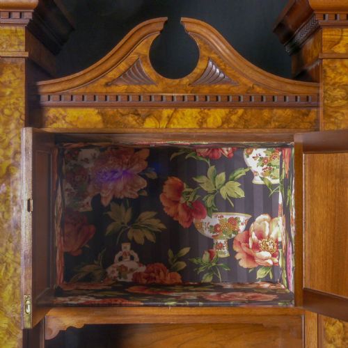 VICTORIAN BURR WALNUT PRINCESS WARDROBE - ADDITIONAL PHOTO 12