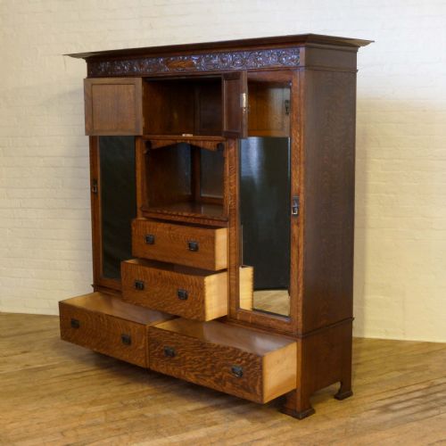 FINE ARTS CRAFTS OAK WARDROBE - ADDITIONAL PHOTO 1
