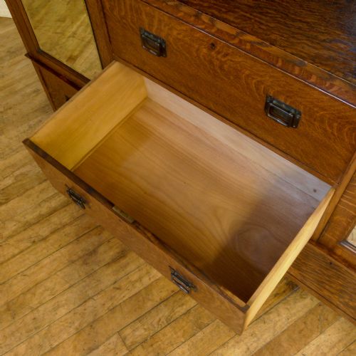 FINE ARTS CRAFTS OAK WARDROBE - ADDITIONAL PHOTO 3