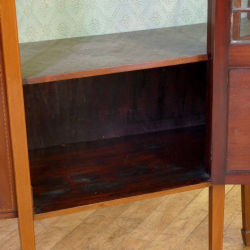 EDWARDIAN SHERATON STYLE MAHOGANY DISPLAY CABINET - ADDITIONAL PHOTO 5