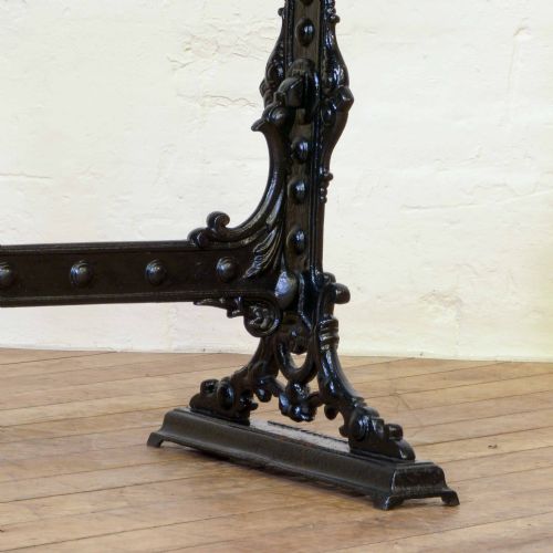 VICTORIAN CAST IRON PUB TABLE - ADDITIONAL PHOTO 6