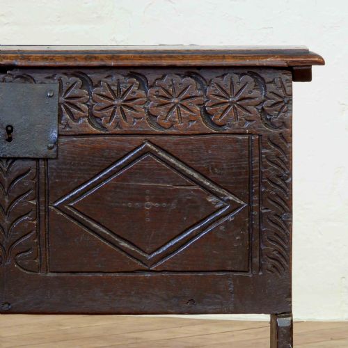 TINY 17TH CENTURY OAK KIST - ADDITIONAL PHOTO 2