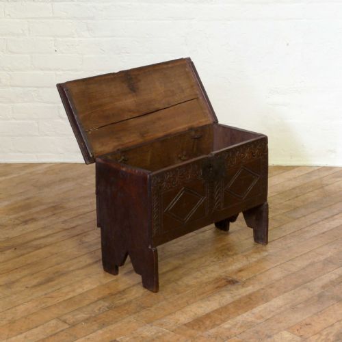 TINY 17TH CENTURY OAK KIST - ADDITIONAL PHOTO 5