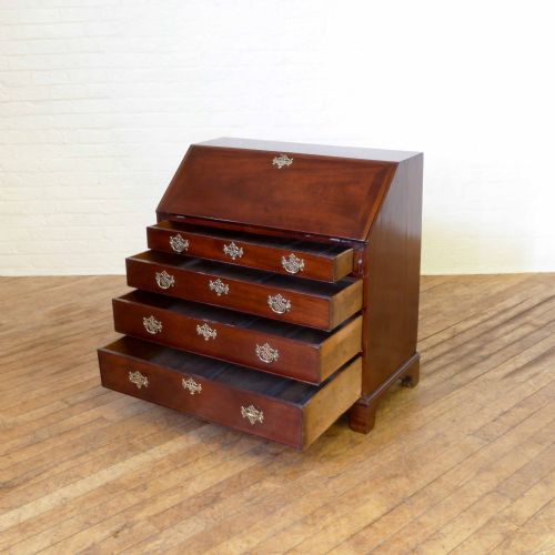 GEORGIAN MAHOGANY BUREAU - ADDITIONAL PHOTO 2