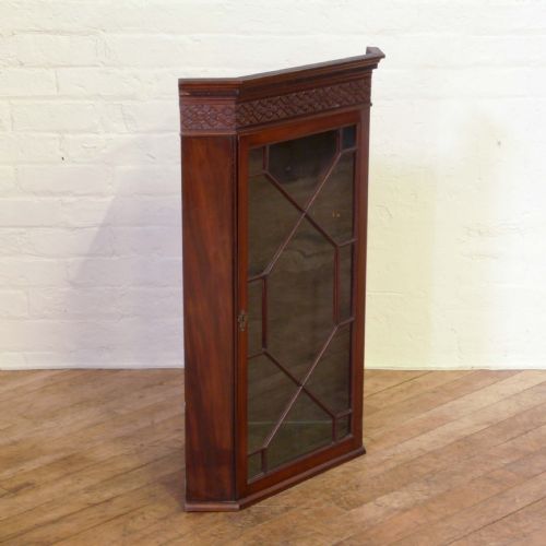 MAHOGANY HANGING CORNER CUPBOARD - ADDITIONAL PHOTO 4