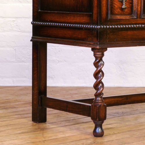 JACOBEAN STYLE OAK CHEST OF DRAWERS - ADDITIONAL PHOTO 4