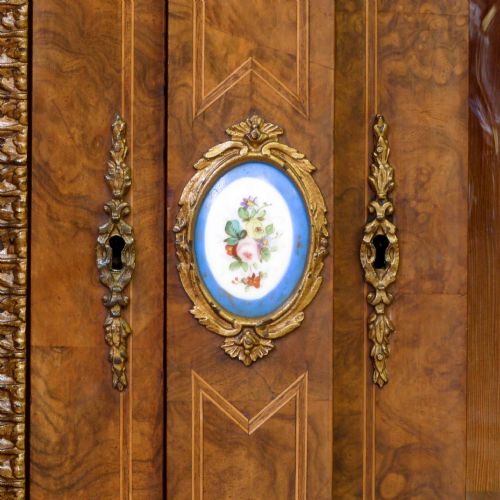 VICTORIAN WALNUT CREDENZA - ADDITIONAL PHOTO 5