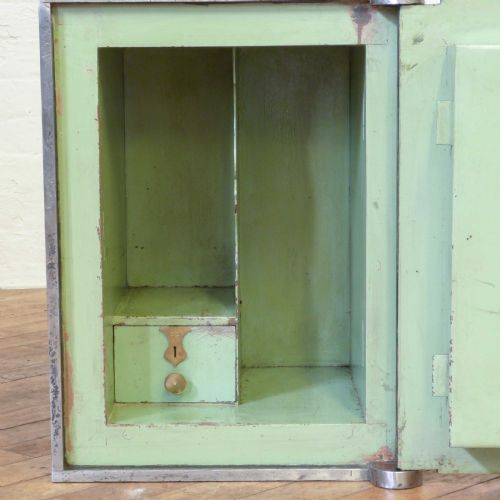 MILNERS POLISHED STEEL SAFE - ADDITIONAL PHOTO 6
