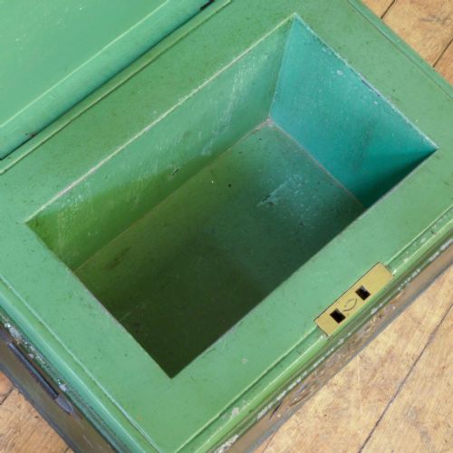 MILNERS STEEL SAFE BOX - ADDITIONAL PHOTO 4