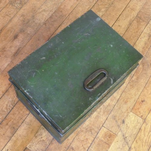 MILNERS STEEL SAFE BOX - ADDITIONAL PHOTO 5