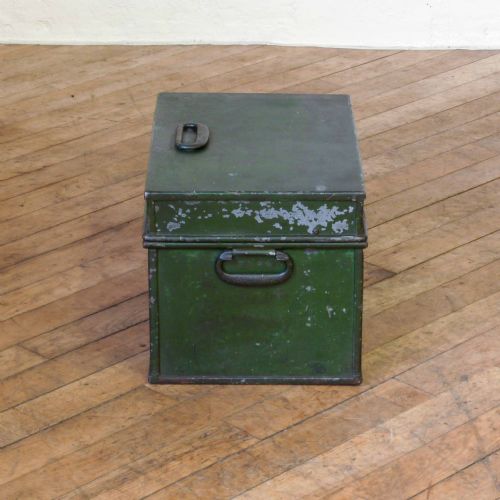 MILNERS STEEL SAFE BOX - ADDITIONAL PHOTO 7