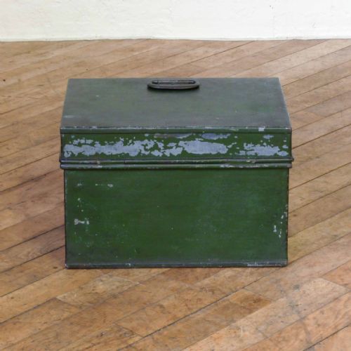 MILNERS STEEL SAFE BOX - ADDITIONAL PHOTO 8