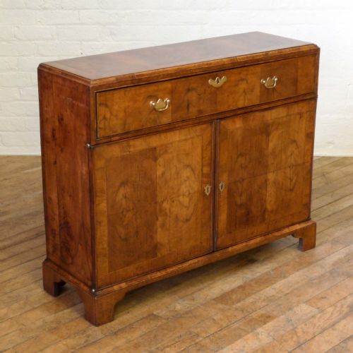 george i style walnut cupboard - CATEGORY: ANTIQUE SIDEBOARDS - DATED GEORGIAN