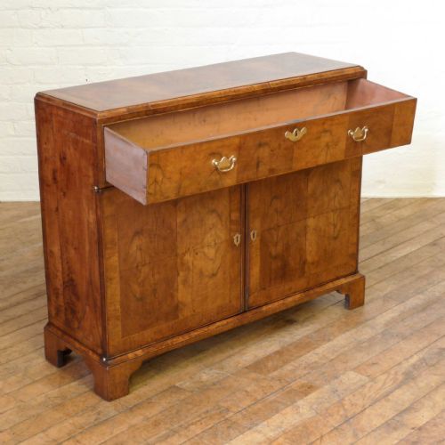GEORGE I STYLE WALNUT CUPBOARD - ADDITIONAL PHOTO 2