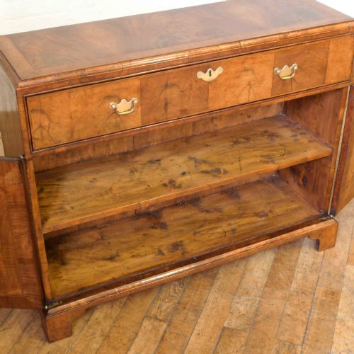 GEORGE I STYLE WALNUT CUPBOARD - ADDITIONAL PHOTO 7