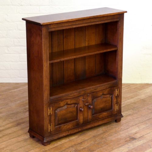 georgian style oak bookcase - CATEGORY: ANTIQUE BOOKCASES - DATED 1920