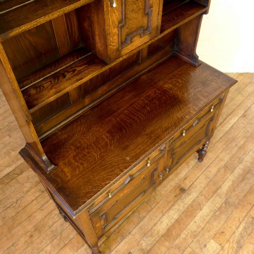 JACOBEAN STYLE OAK DRESSER - ADDITIONAL PHOTO 8