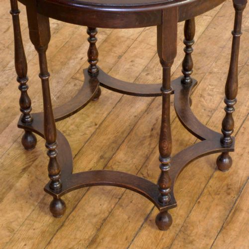 OAK OCCASIONAL TABLE - ADDITIONAL PHOTO 1