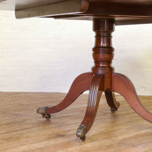 REGENCY MAHOGANY BREAKFAST TABLE - ADDITIONAL PHOTO 2