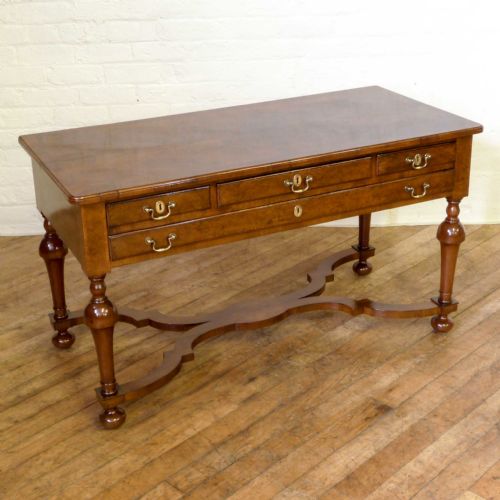 victorian walnut side table - CATEGORY: ANTIQUE TABLES - DATED VICTORIAN