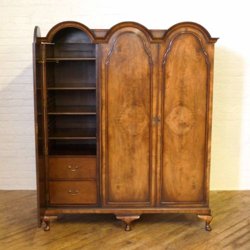 QUEEN ANNE STYLE WALNUT WARDROBE - ADDITIONAL PHOTO 2