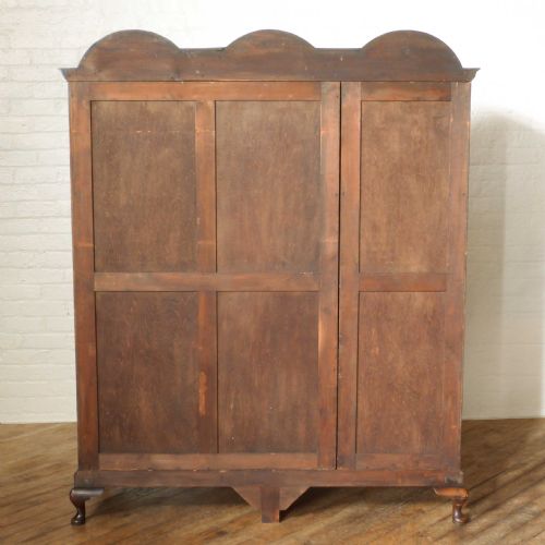 QUEEN ANNE STYLE WALNUT WARDROBE - ADDITIONAL PHOTO 4